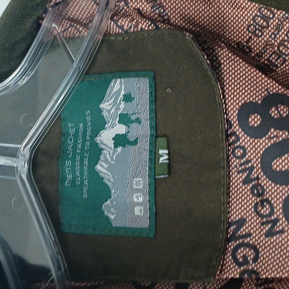 Men's Olive Jacket, Sz Medium,  pre-owned excellent conditions just like new - Picture 2 of 7